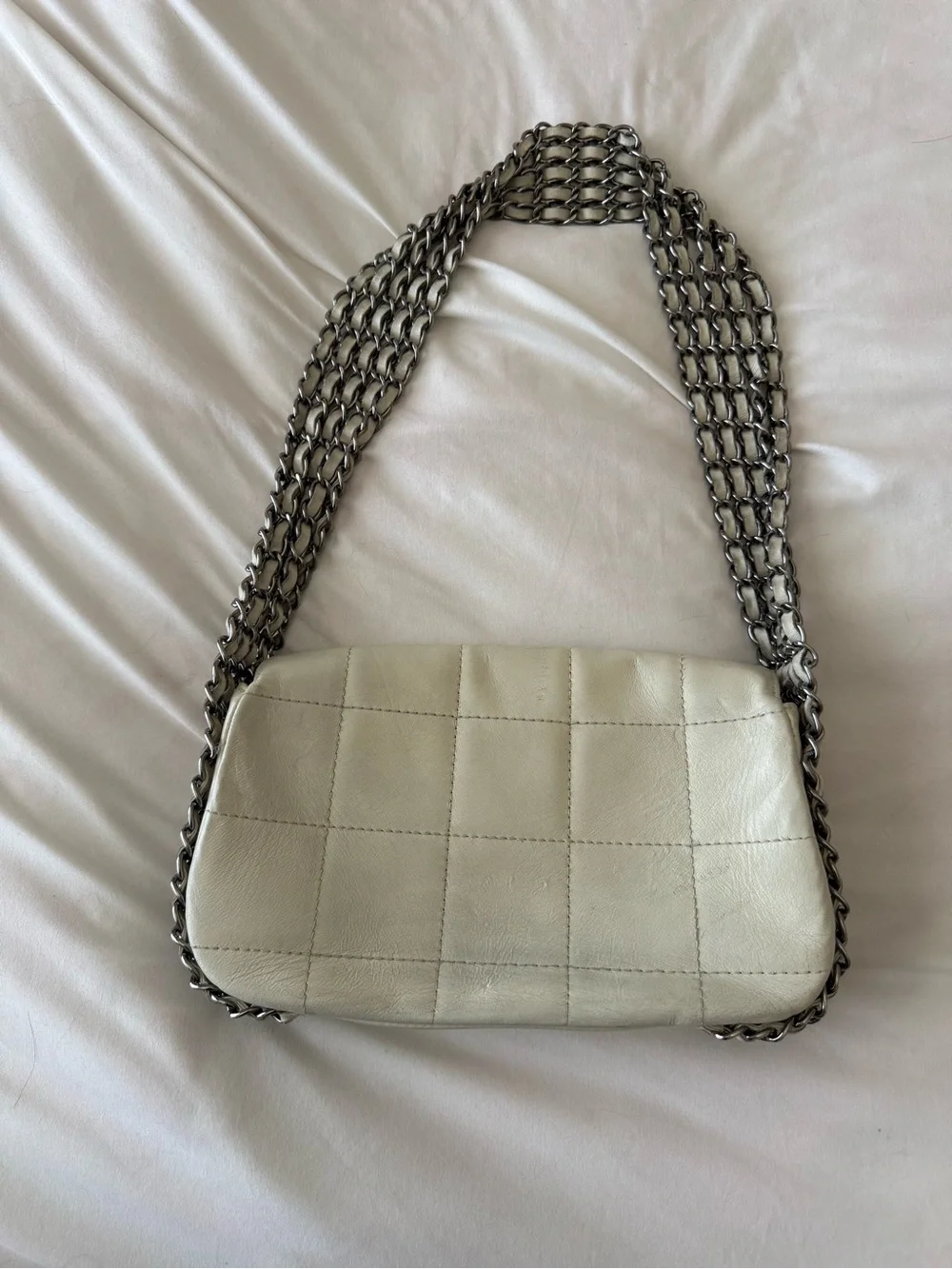 CHANEL Cream Quilted Leather Shoulder Bag with Silver Chain 2004
